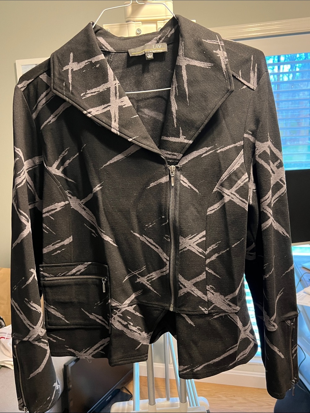 Liv by Habitat Zipper Pointe Jacket